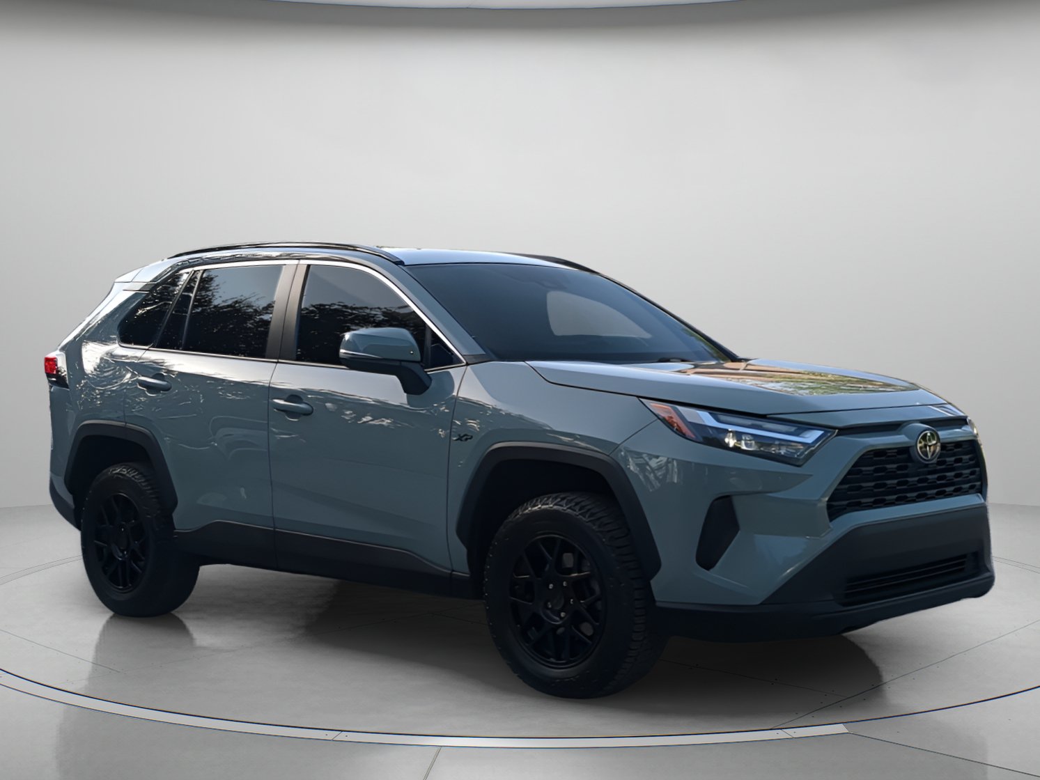 Used 2022 Toyota RAV4 XLE w/ Convenience Package FWD image 38