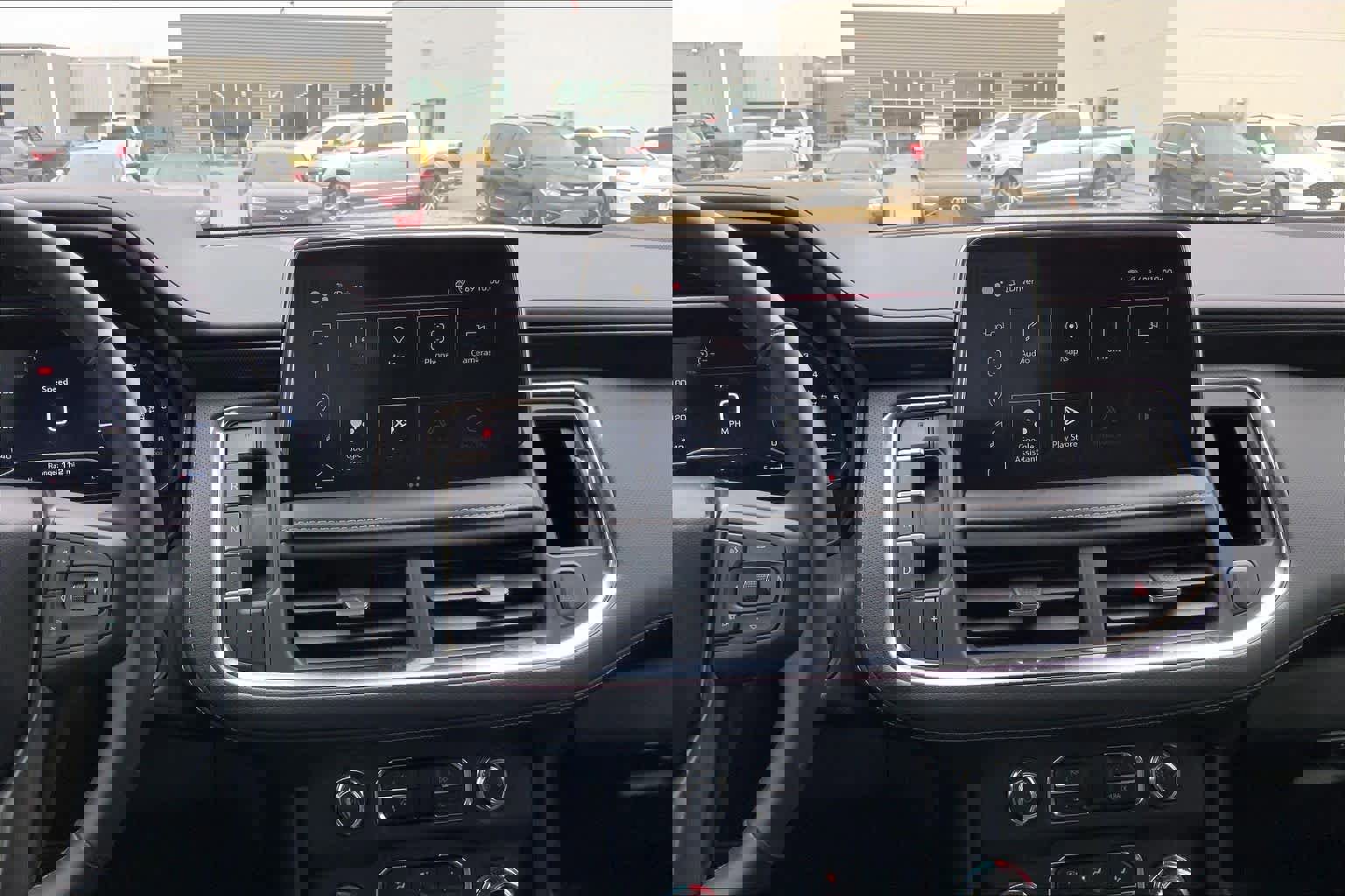 Used 2024 GMC Yukon AT4 w/ Technology Package image 9