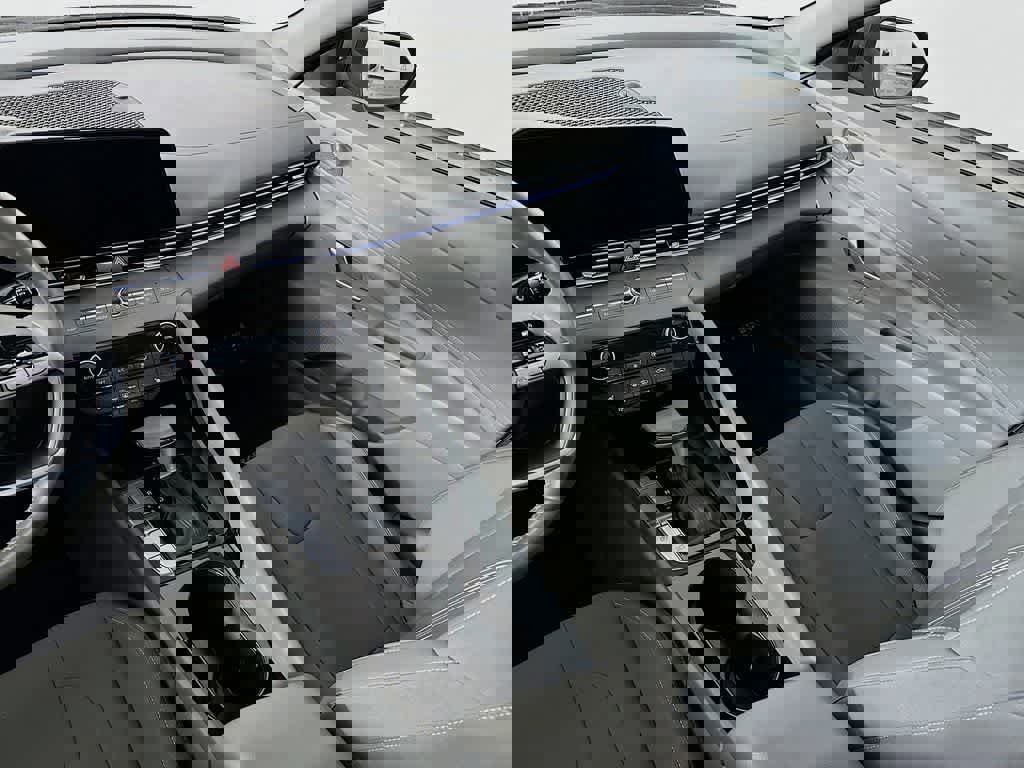 Used 2025 Hyundai Elantra SEL image 14