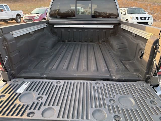 Used 2022 Nissan Frontier SV image 10