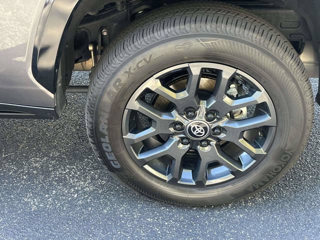Used 2025 Toyota Sequoia Platinum AWD/4WD image 11