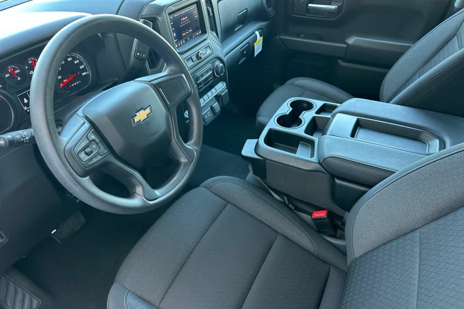 Used 2025 Chevrolet Silverado 1500 Custom w/ LPO, Dark Essentials Package RWD image 11
