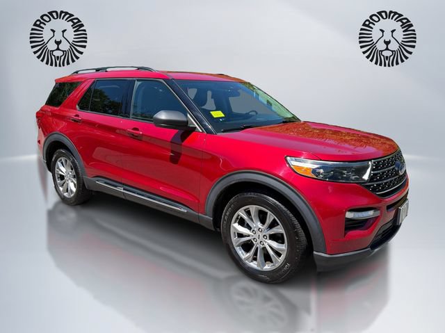 Certified 2020 Ford Explorer XLT w/ Equipment Group 202A AWD/4WD image 3