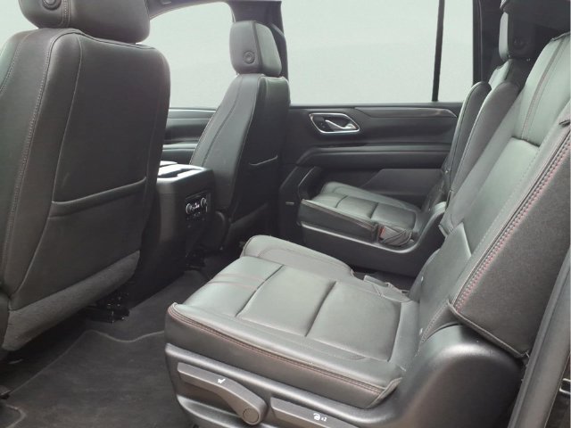 Used 2022 Chevrolet Suburban RST w/ Sport Performance Package AWD/4WD image 10
