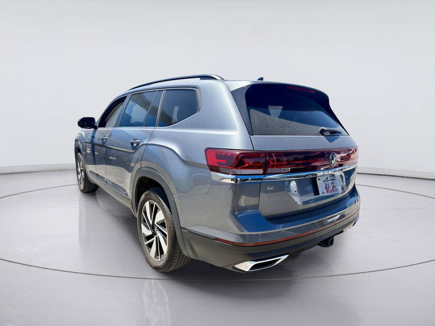 Used 2024 Volkswagen Atlas SE FWD image 3