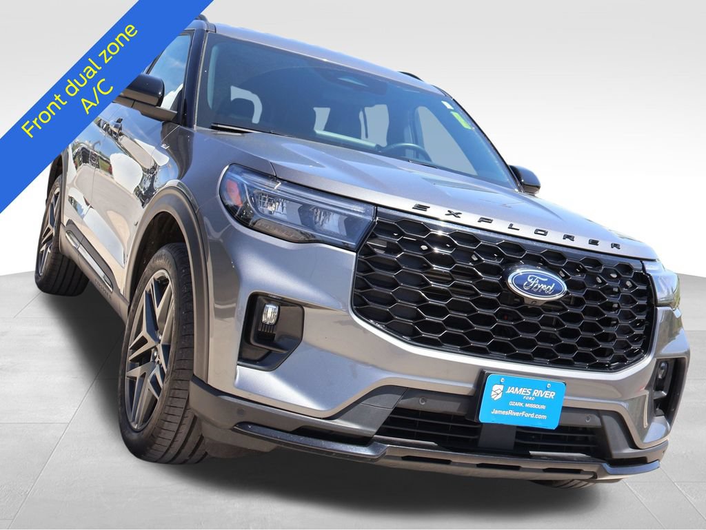 Certified 2025 Ford Explorer ST-Line w/ ST-Line Street Pack AWD/4WD image 7