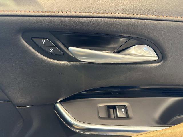 Used 2024 Cadillac XT4 Luxury w/ Cold Weather Package FWD image 18