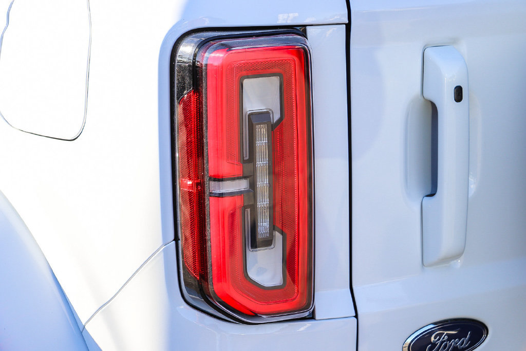 Certified 2025 Ford Bronco Outer Banks AWD/4WD image 13