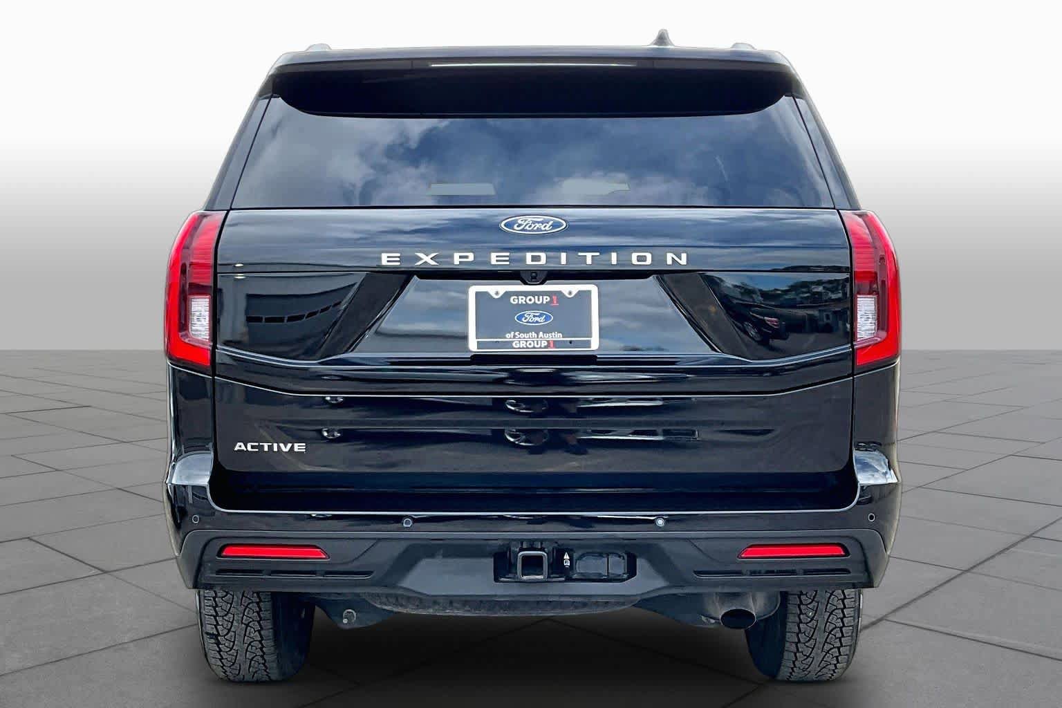 Certified 2025 Ford Expedition Active RWD image 5