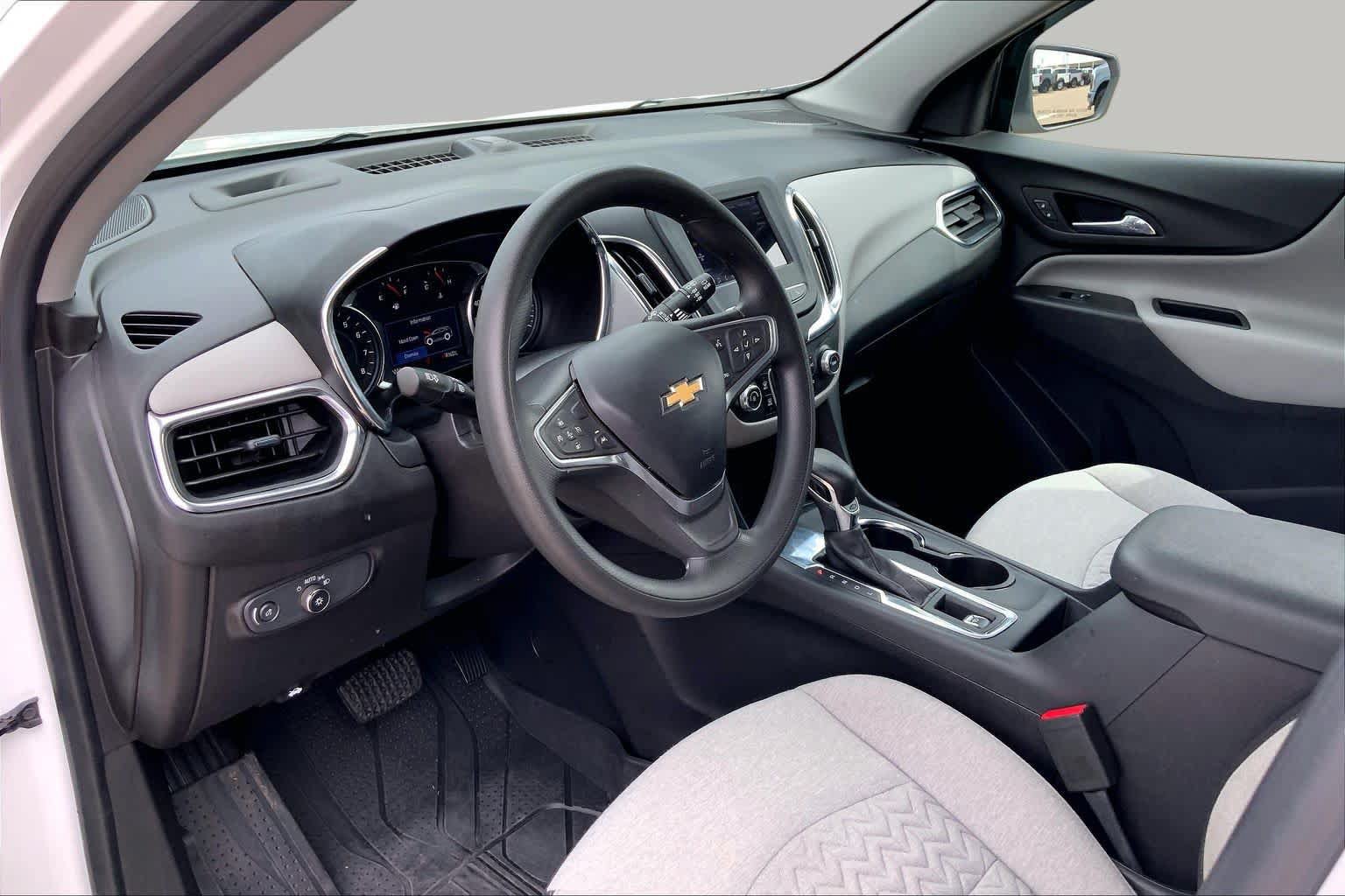 Used 2023 Chevrolet Equinox LS w/ LS Convenience Package FWD image 18