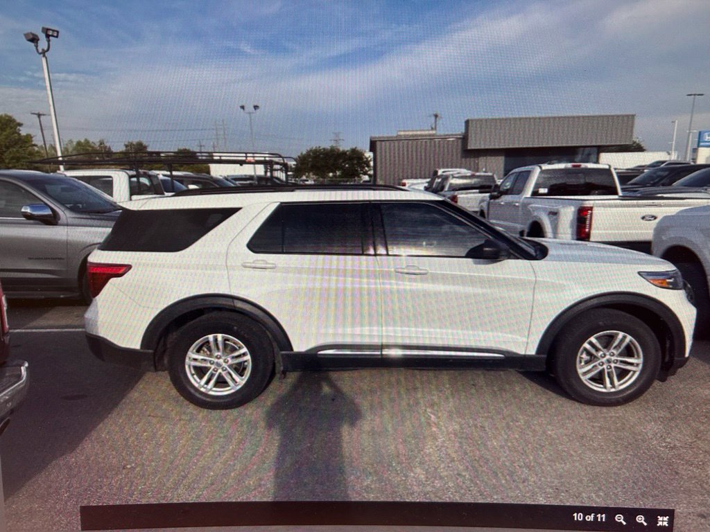 Certified 2022 Ford Explorer XLT w/ Equipment Group 202A RWD image 4