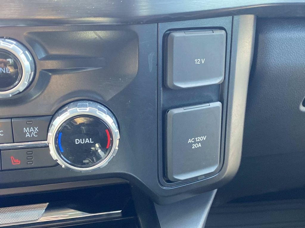 Certified 2025 Ford F350 Lariat w/ Lariat Ultimate Package AWD/4WD image 33