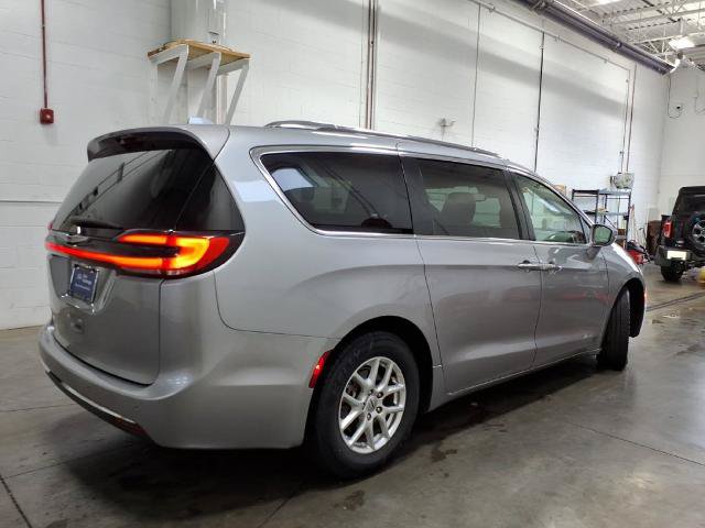Used 2021 Chrysler Pacifica Touring-L FWD image 6