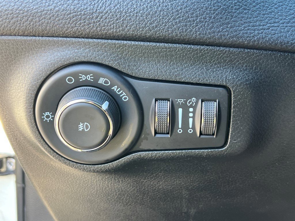 Used 2021 Jeep Compass Limited image 26