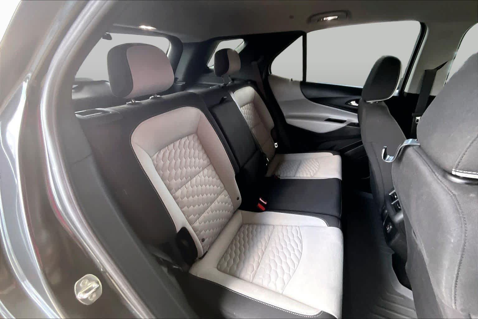 Used 2021 Chevrolet Equinox LS w/ LS Convenience Package FWD image 19