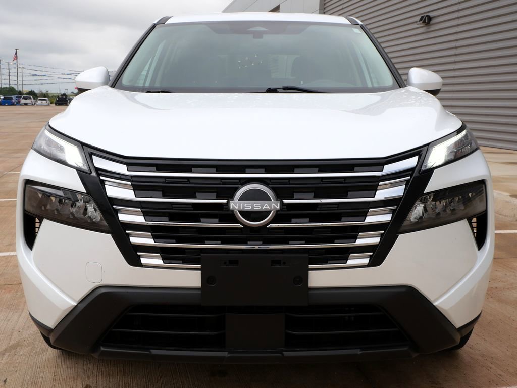 Used 2024 Nissan Rogue SV AWD/4WD image 4