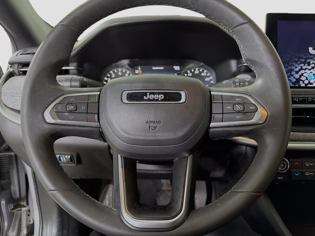 Used 2023 Jeep Compass Latitude AWD/4WD image 15
