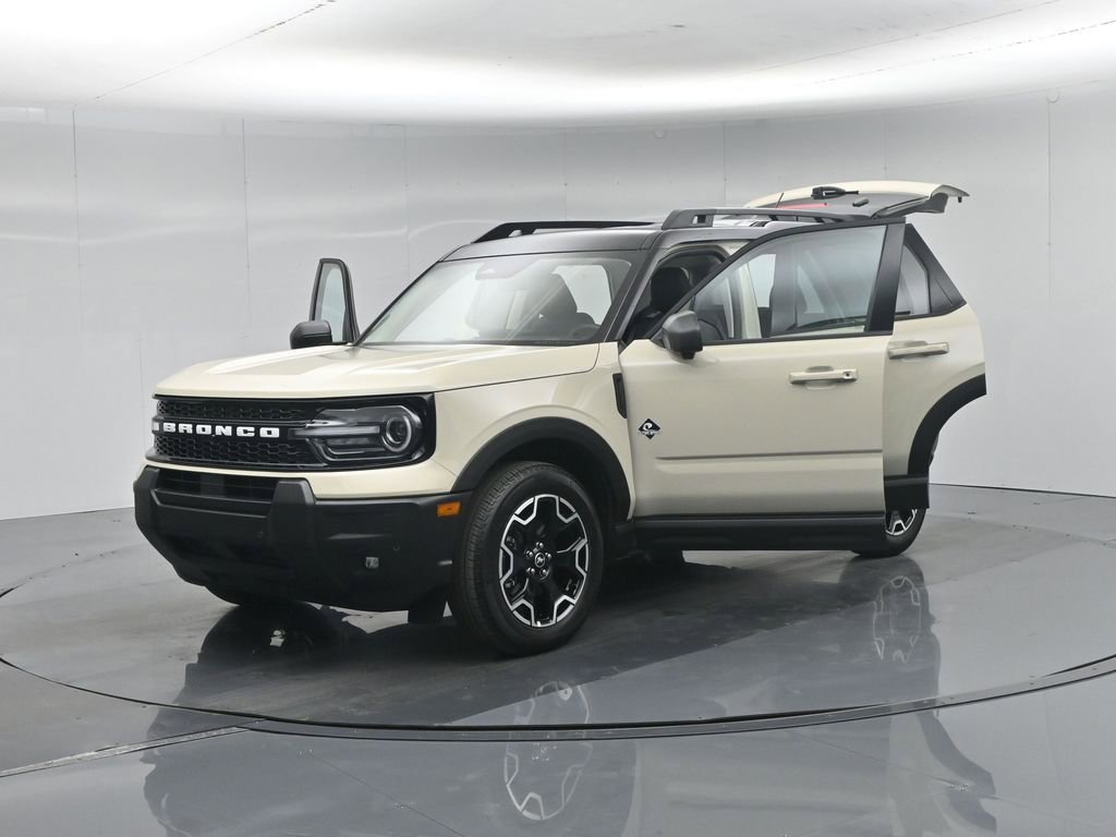 Certified 2025 Ford Bronco Sport Outer Banks w/ Outer Banks Tech Package+ AWD/4WD image 33