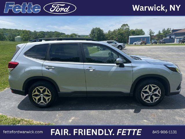Used 2023 Subaru Forester Premium AWD/4WD image 6