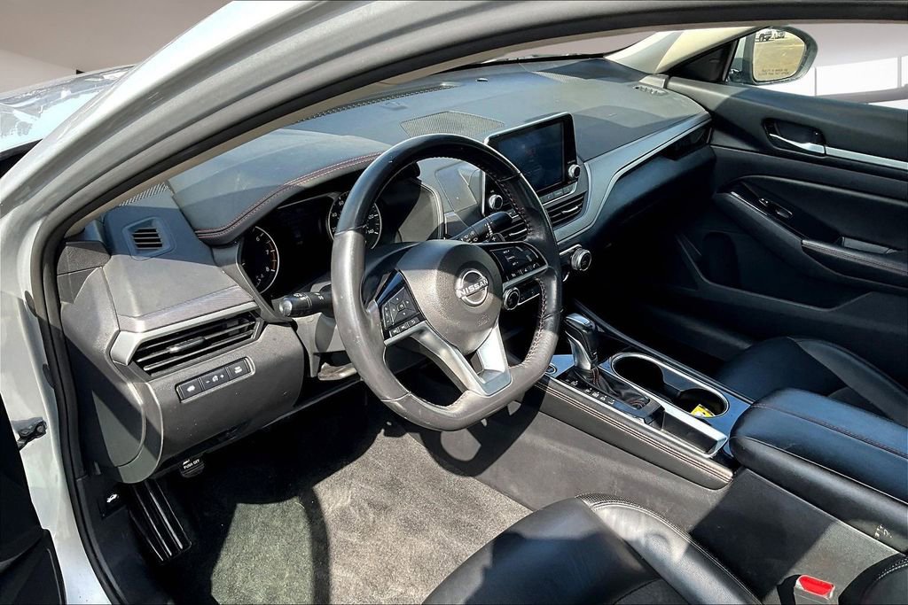 Used 2024 Nissan Altima 2.5 SR FWD image 17
