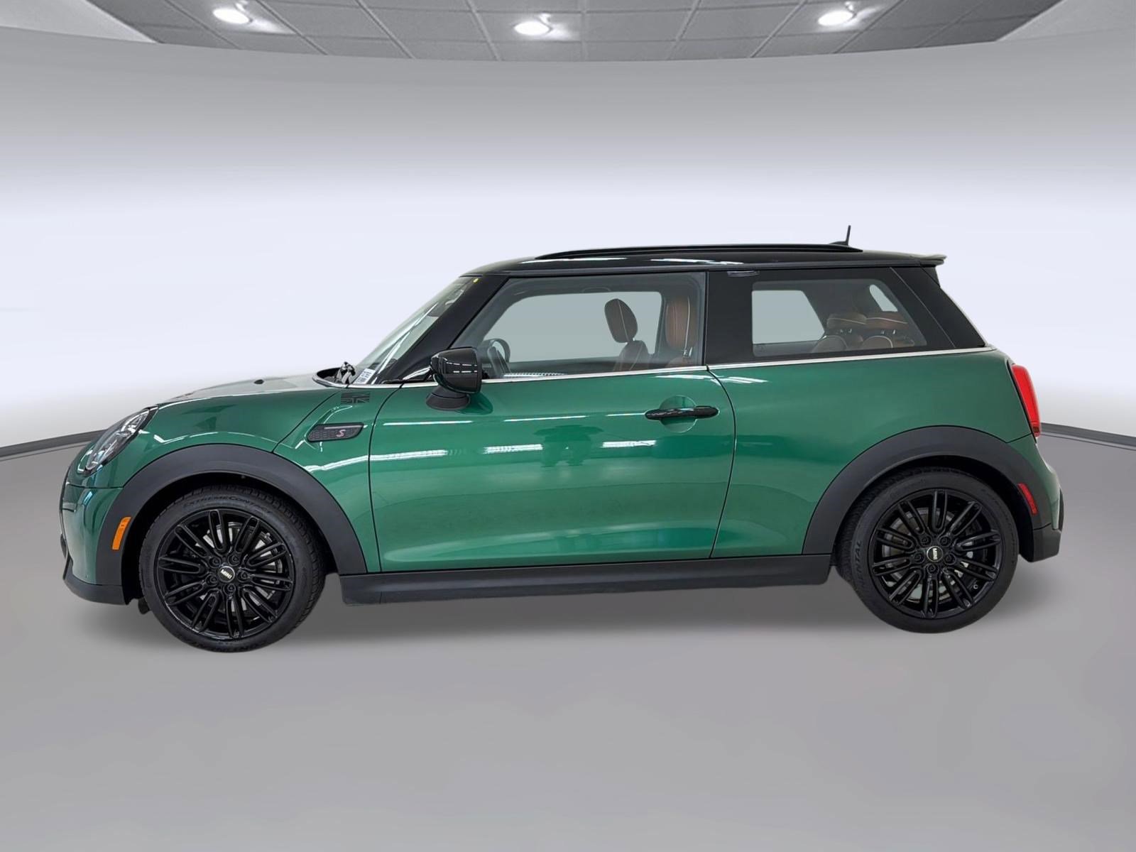 Used 2024 MINI Cooper S FWD image 2