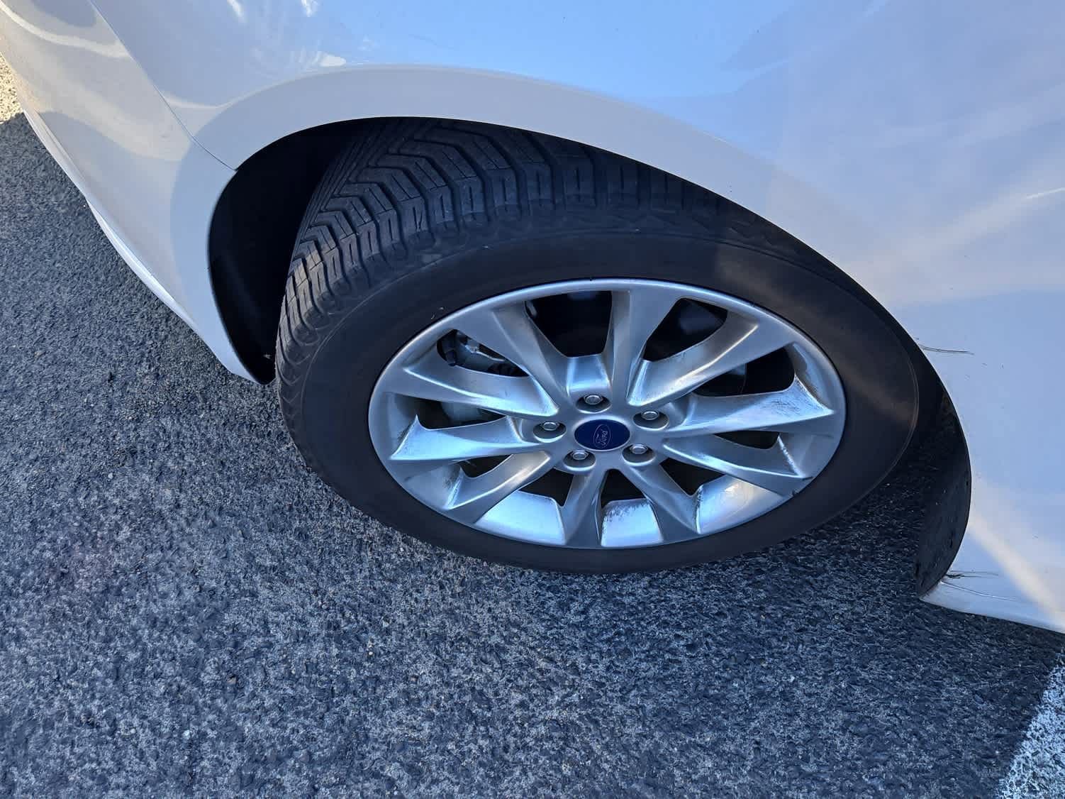 Certified 2017 Ford Fusion SE w/ Fusion SE Technology Package image 3