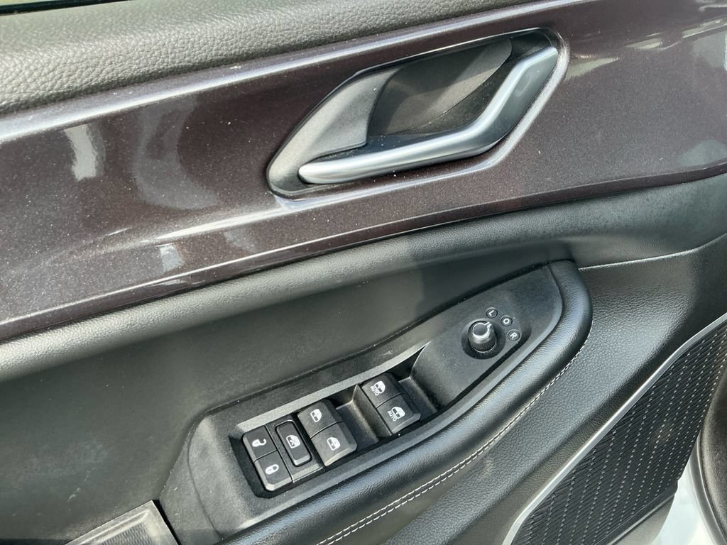 Used 2022 Jeep Grand Cherokee Altitude AWD/4WD image 16