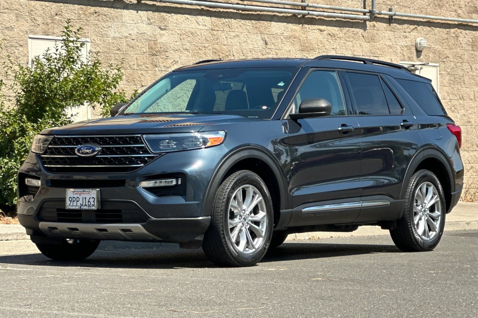 Certified 2024 Ford Explorer XLT w/ Equipment Group 202A AWD/4WD image 8