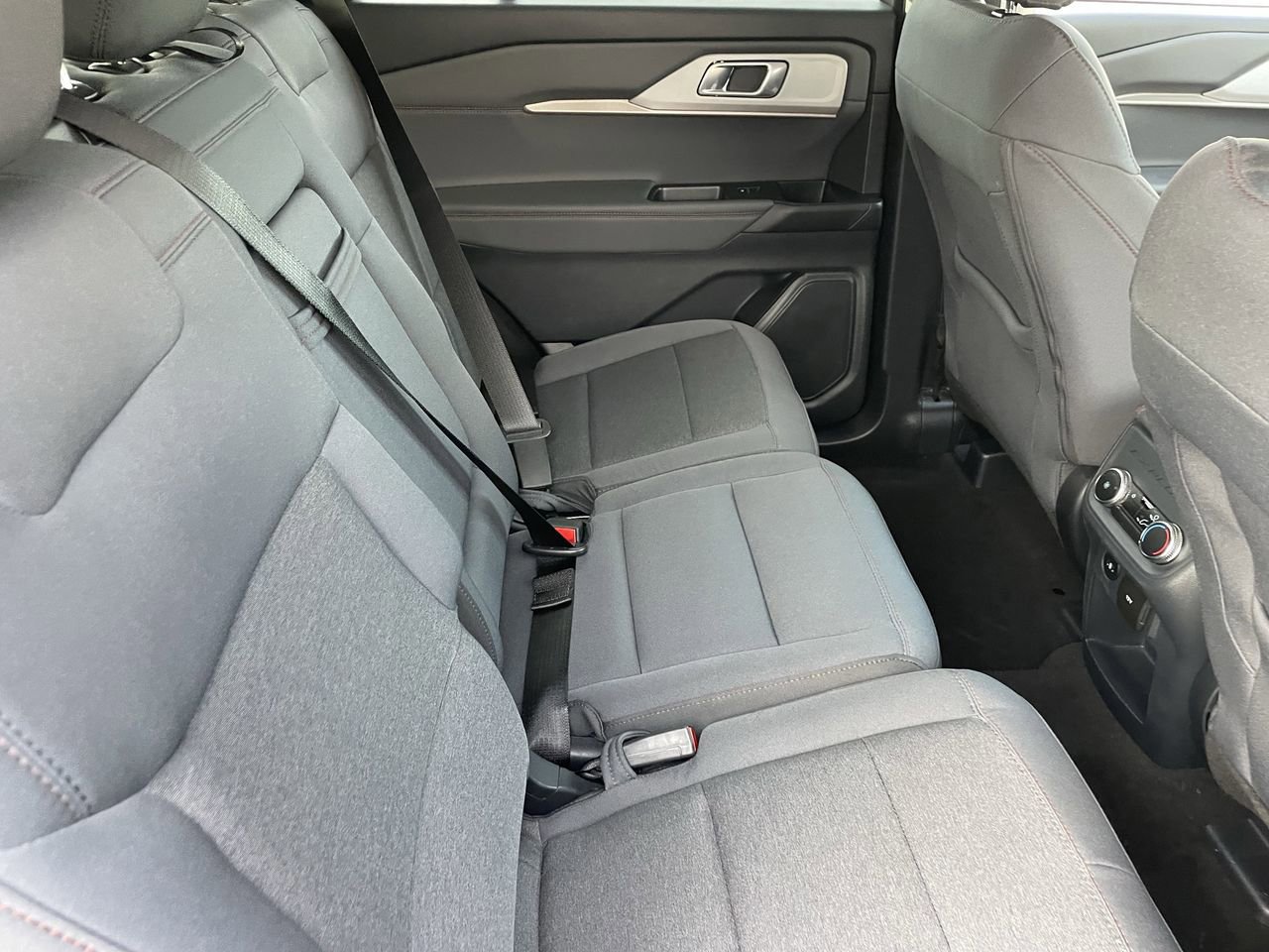 Certified 2025 Ford Explorer Active image 14