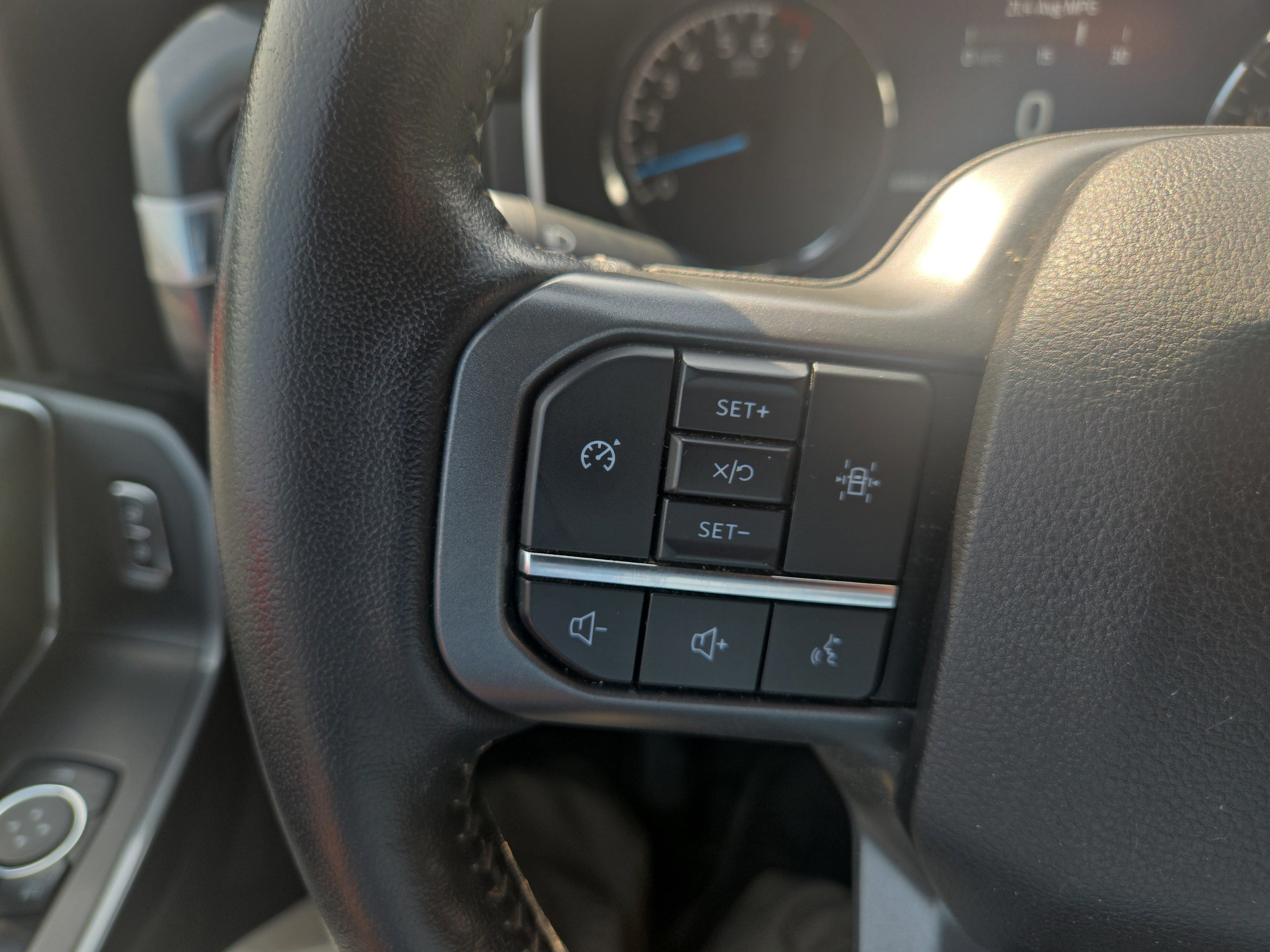 Certified 2022 Ford F150 XLT w/ Equipment Group 302A High image 25