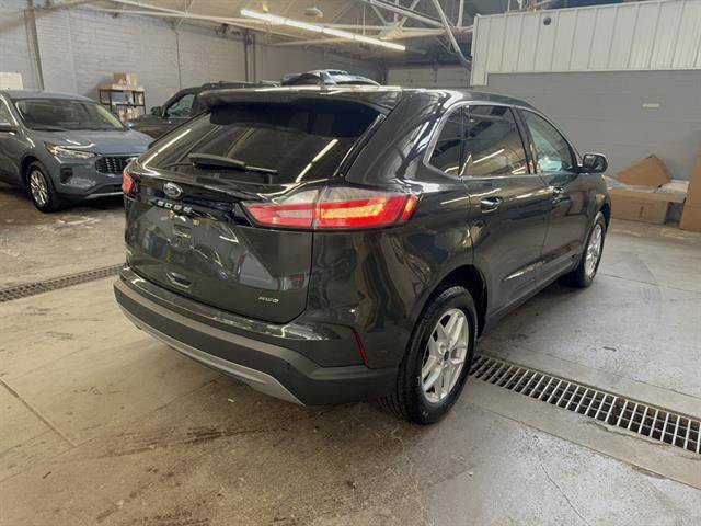 Certified 2022 Ford Edge SEL w/ Convenience Package AWD/4WD image 5