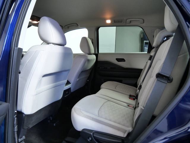 Used 2024 Nissan Pathfinder SV image 14