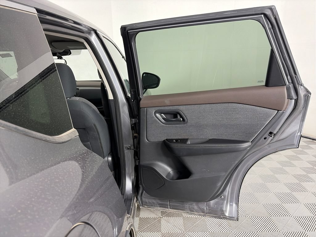 Used 2021 Nissan Rogue S AWD/4WD image 26