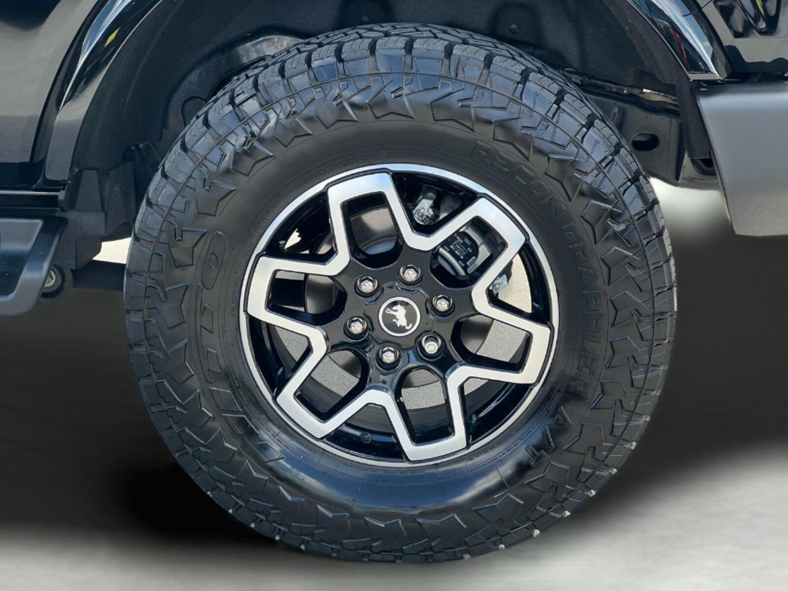 Certified 2025 Ford Bronco Outer Banks AWD/4WD image 10