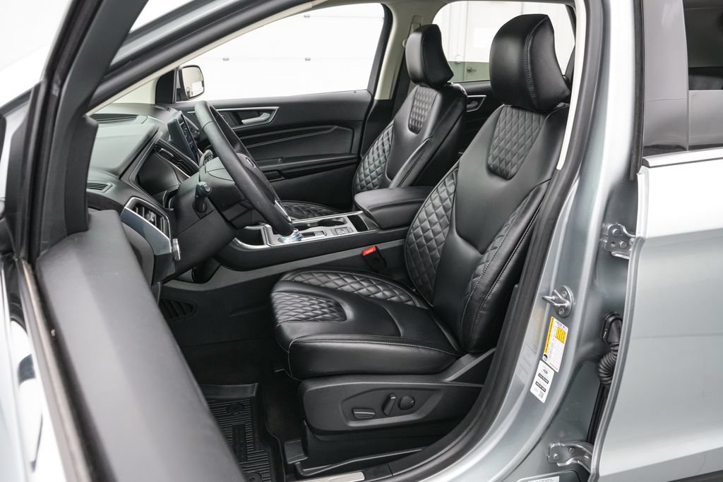 Certified 2024 Ford Edge Titanium AWD/4WD image 11