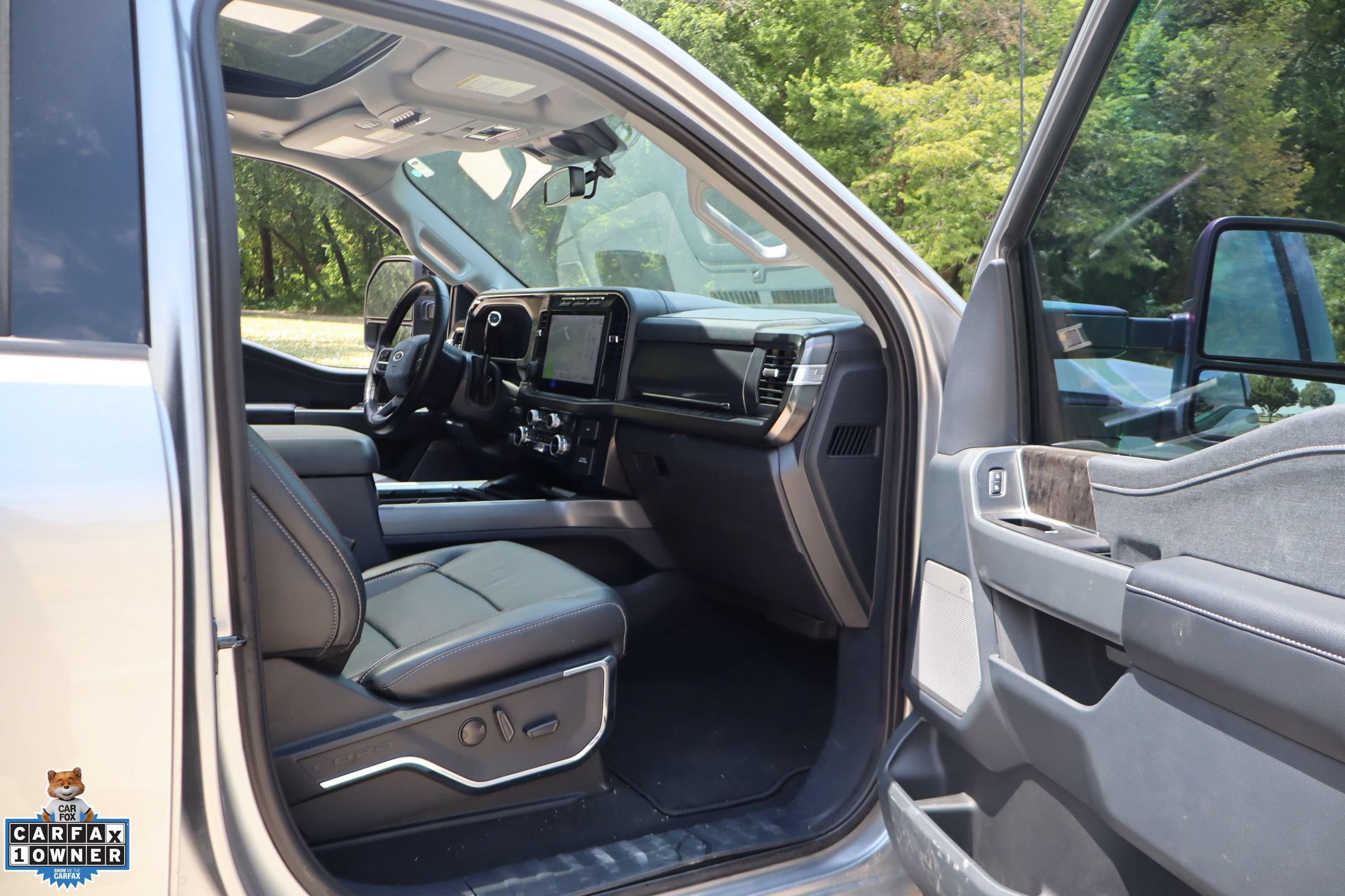 Certified 2024 Ford F250 Lariat w/ Lariat Ultimate Package AWD/4WD image 30