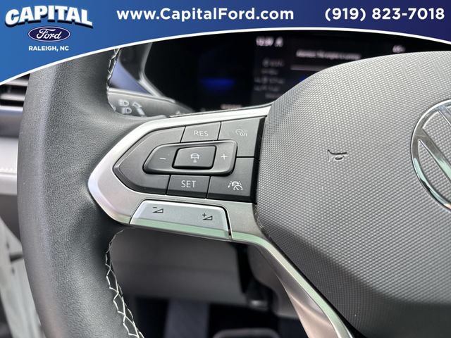 Used 2023 Volkswagen Taos SE w/ Panoramic Sunroof Package AWD/4WD image 23