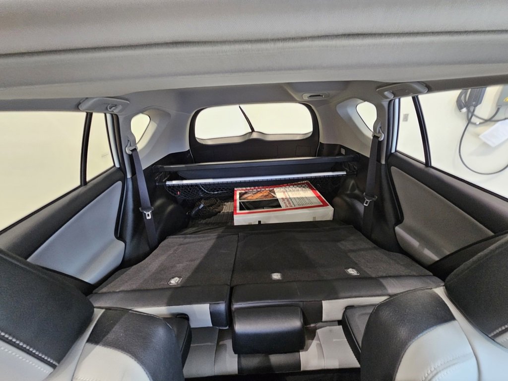 Used 2017 Toyota RAV4 Limited image 27