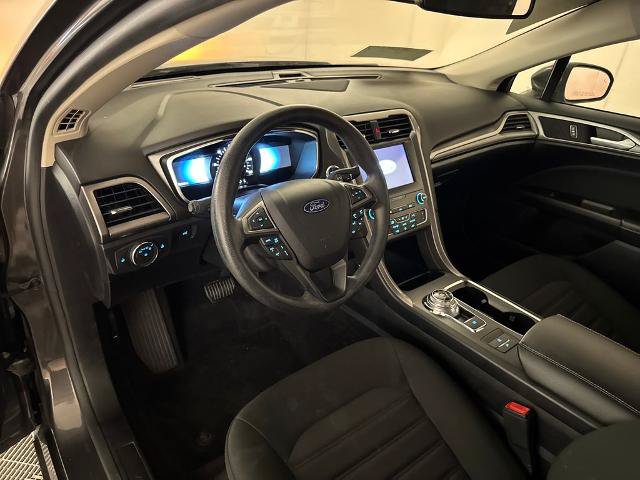 Certified 2020 Ford Fusion SE FWD image 6