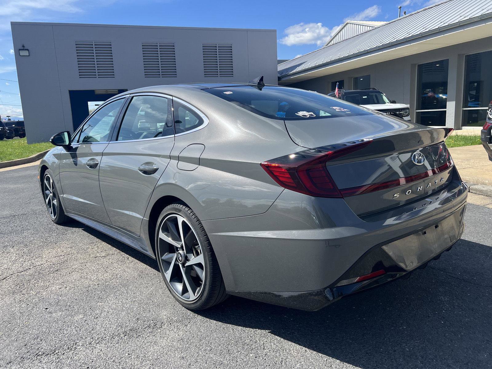 Used 2022 Hyundai Sonata SEL Plus image 3
