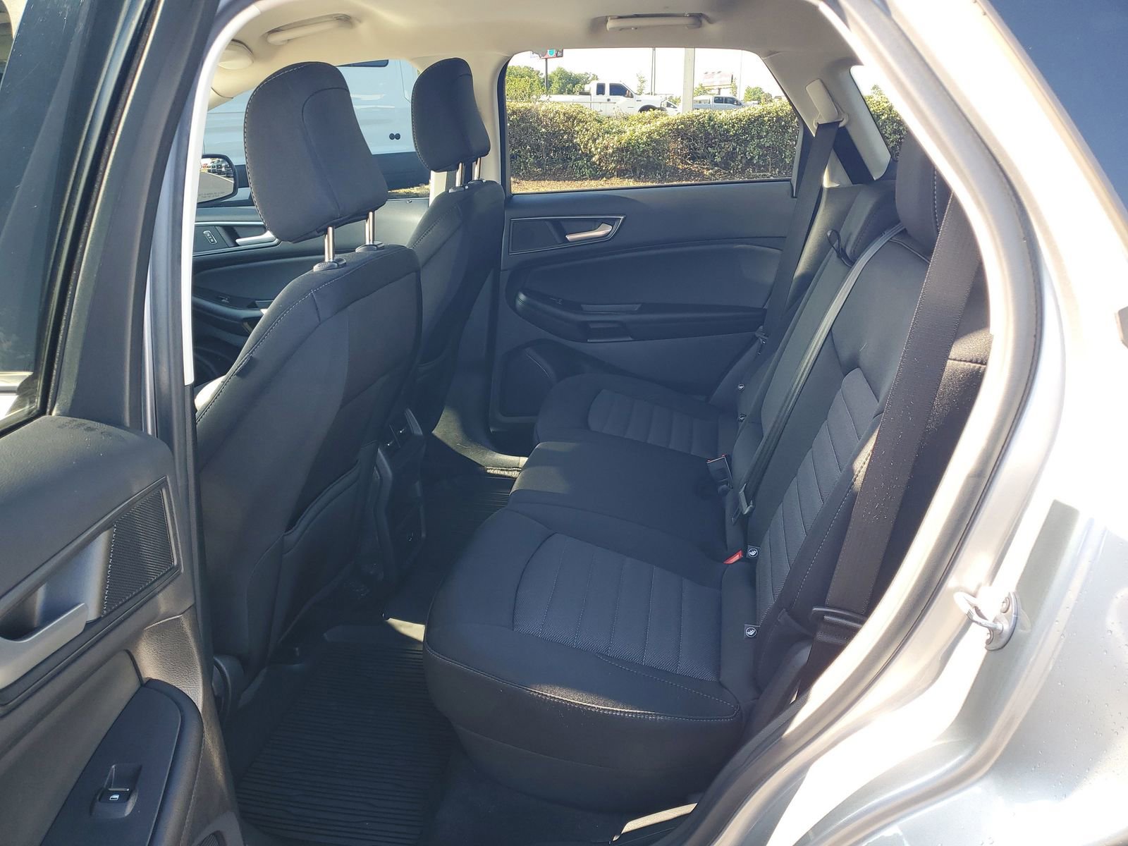 Certified 2022 Ford Edge SE w/ Black Appearance Package AWD/4WD image 10