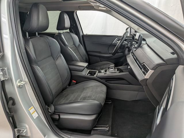 Used 2024 Mitsubishi Outlander SE image 23