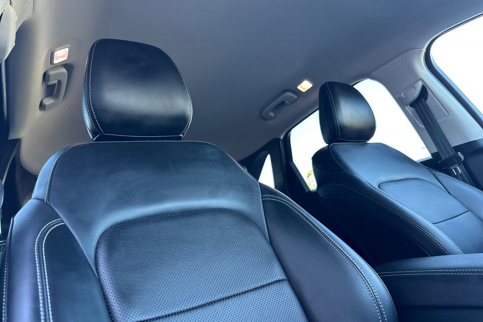 Certified 2022 Ford Escape Titanium w/ Class II Trailer Tow Package image 20