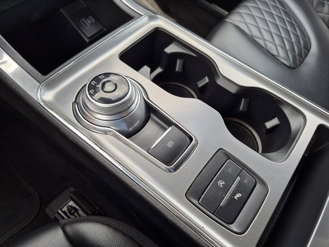 Certified 2024 Ford Edge Titanium AWD/4WD image 30