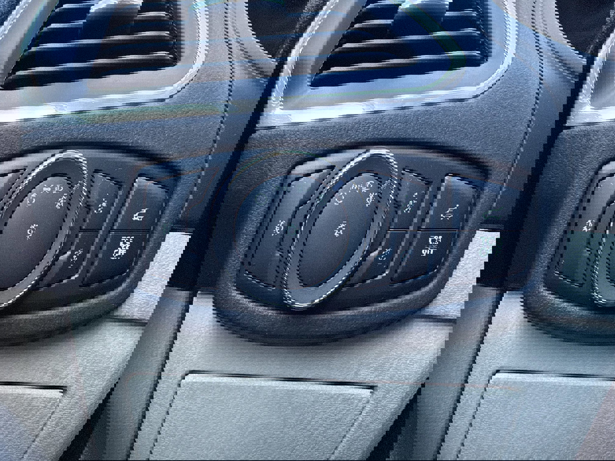 Certified 2022 Ford Edge Titanium w/ Equipment Group 301A image 21