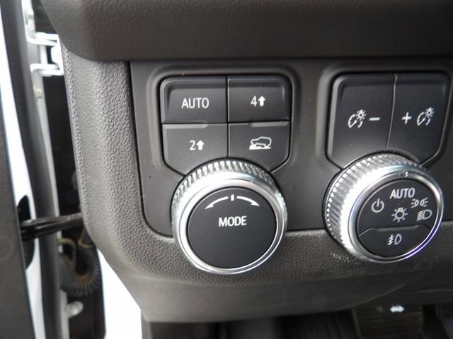 Used 2022 GMC Yukon XL SLE AWD/4WD image 25