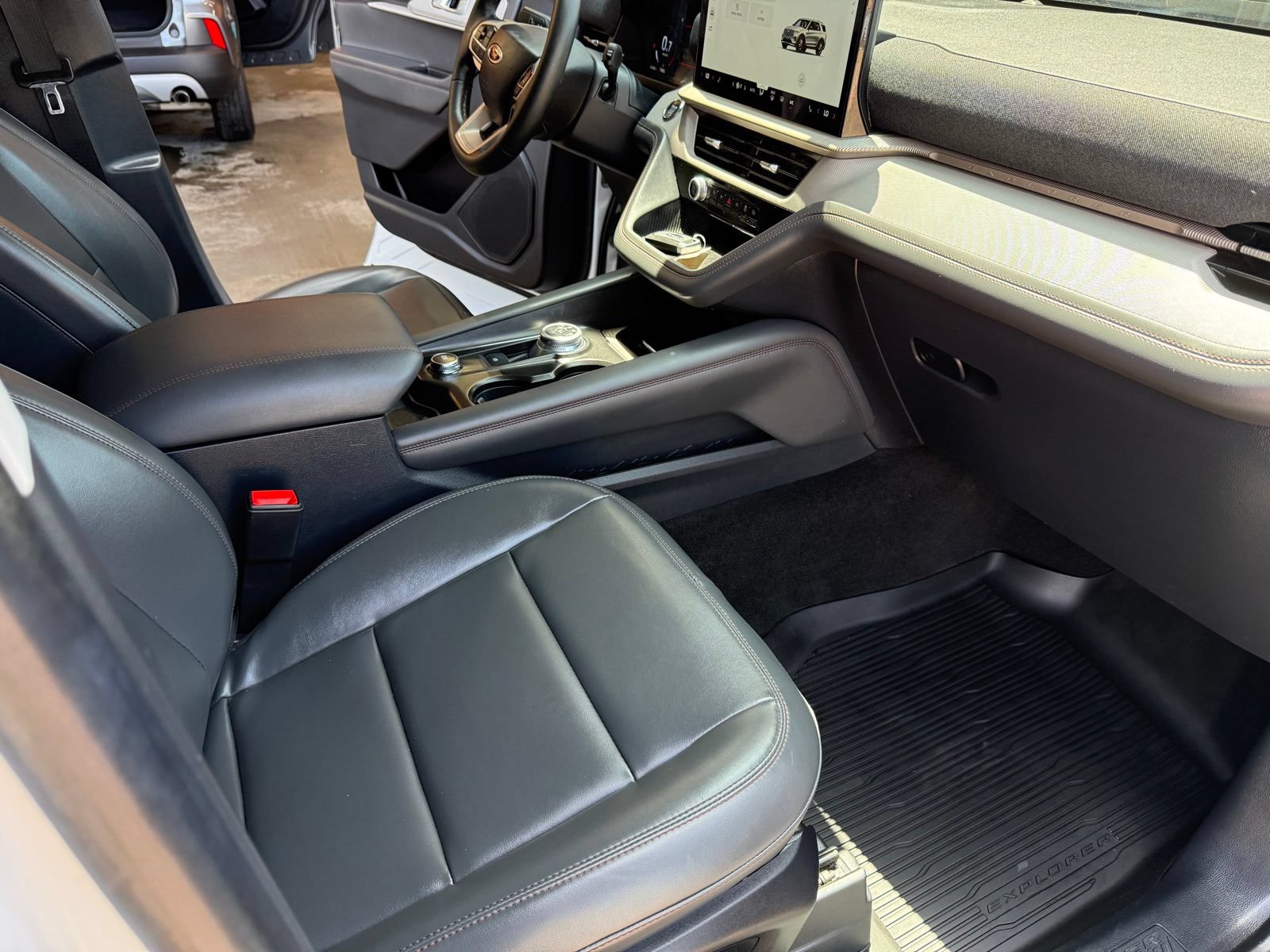 Certified 2025 Ford Explorer Active w/ Active Comfort Package RWD image 16