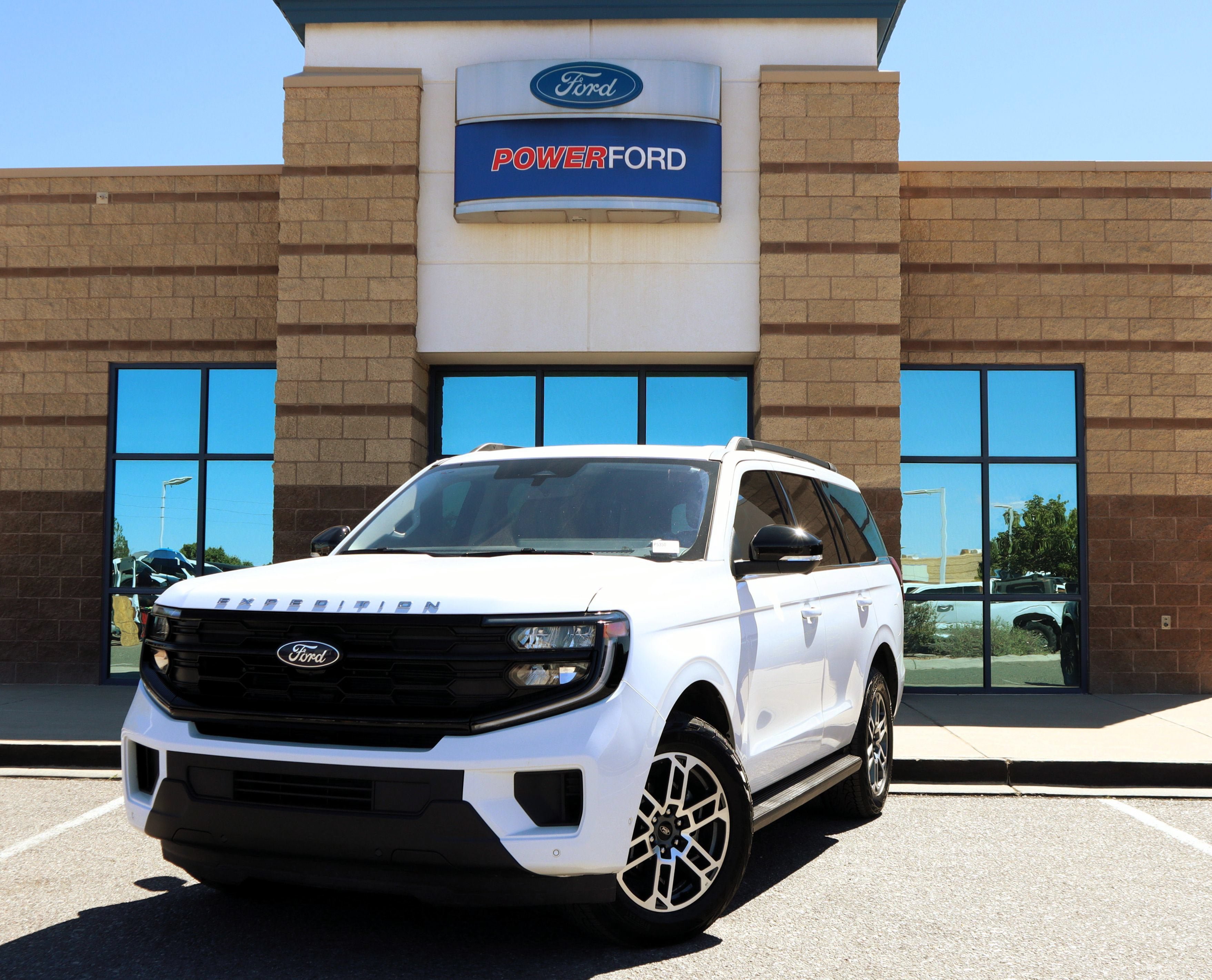 Certified 2025 Ford Expedition Active AWD/4WD image 2