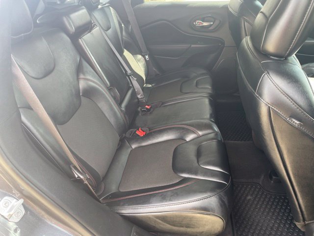 Used 2022 Jeep Cherokee Trailhawk w/ Trailer Tow Group AWD/4WD image 22