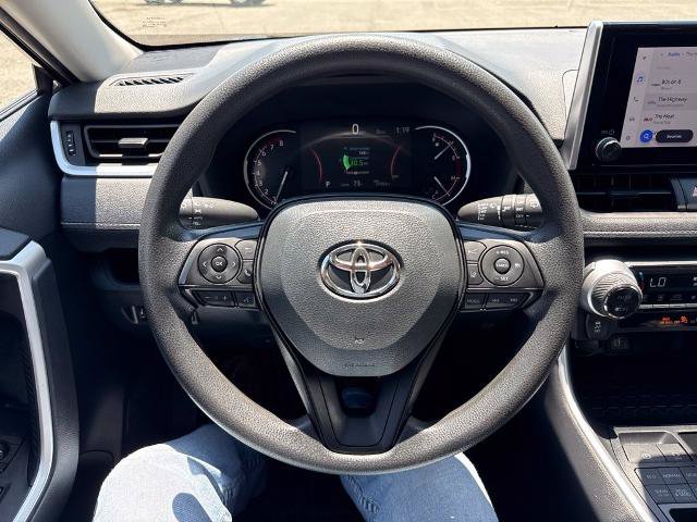 Used 2025 Toyota RAV4 XLE AWD/4WD image 10